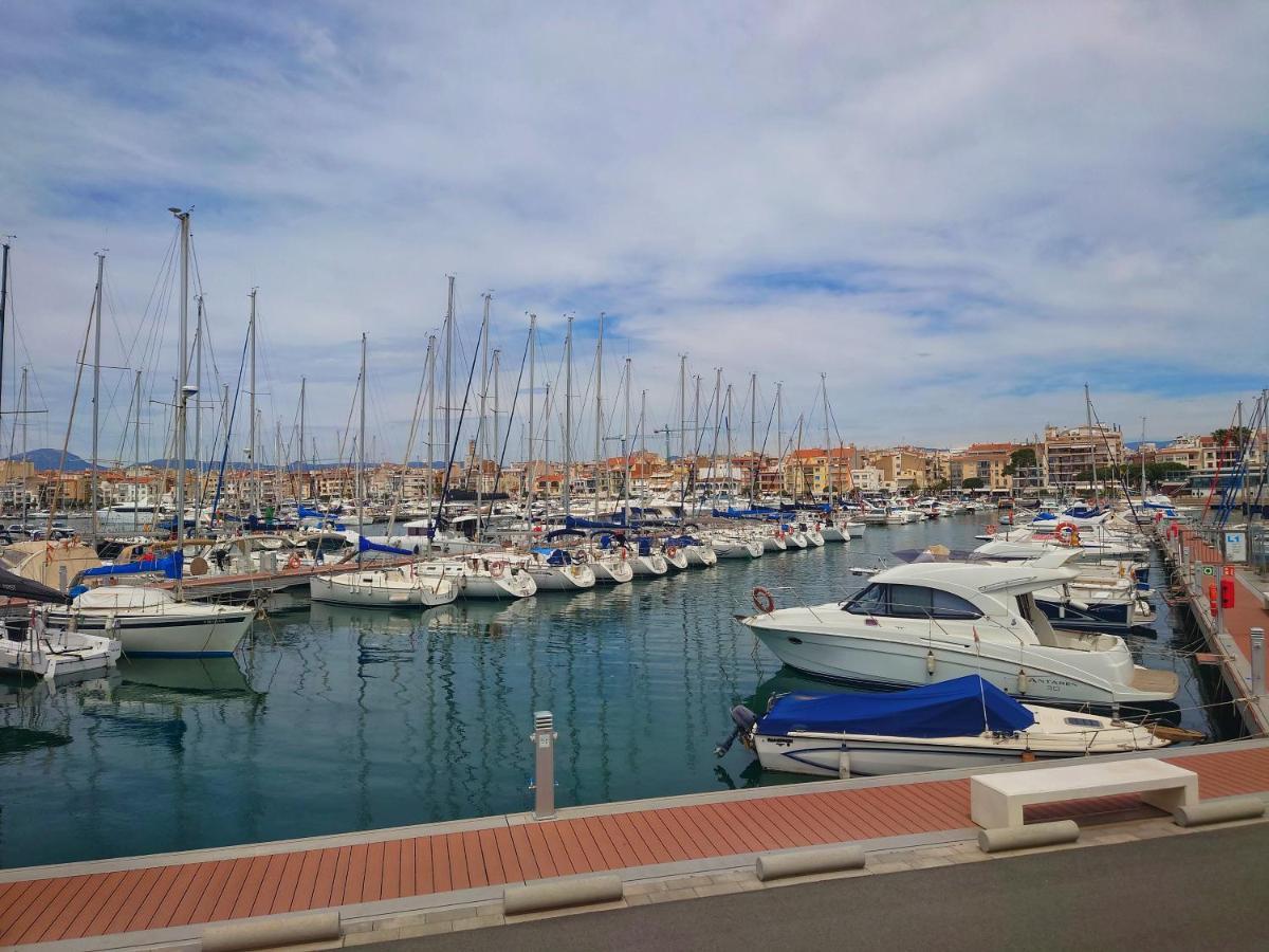 דירות קמברילס Primera Linia De Mar, Zona Tranquila מראה חיצוני תמונה